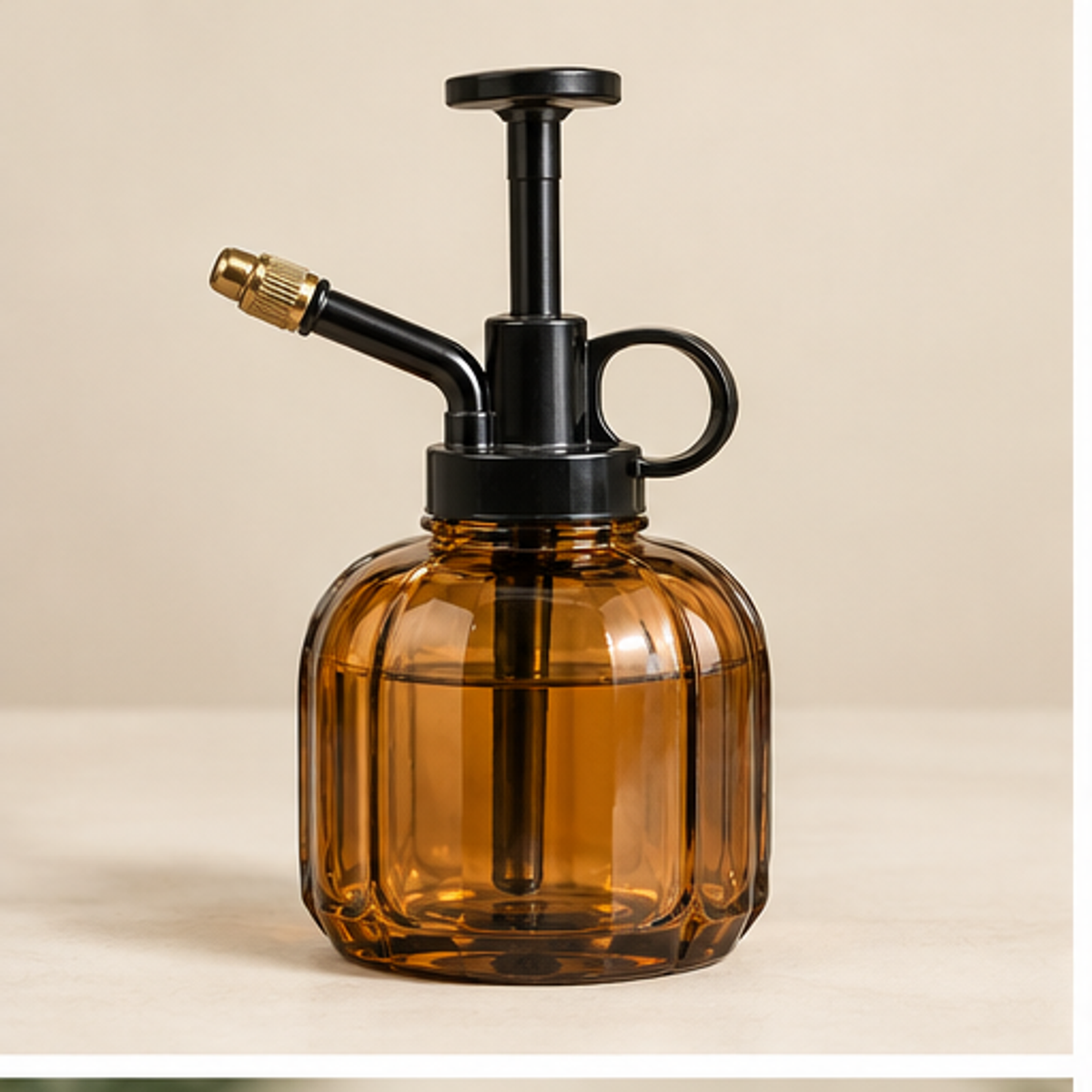 Hand Pump Misting Bottle — hero